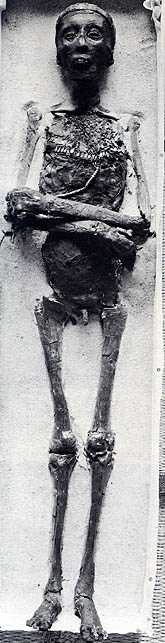 Mumia Tutanchamona w nienaruszonym stanie